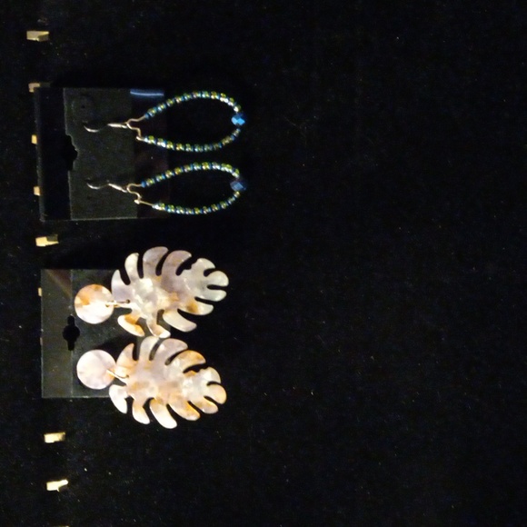 2 pairs of earrings - Picture 4 of 6